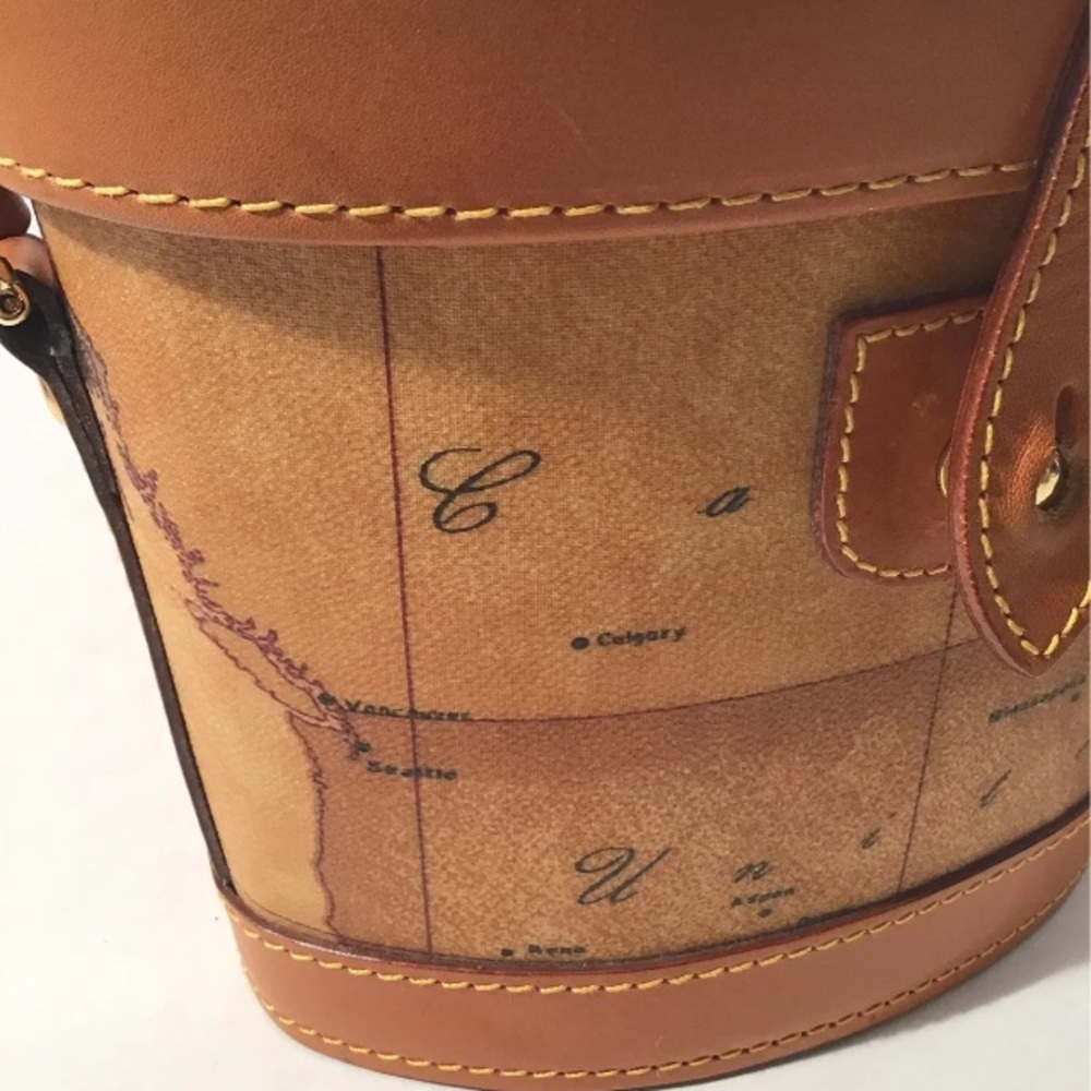 🆕 Binocular-Shaped I' Ilasse Leather Bag From Italy Alviero Martini Bag! 💥 - Picture 7 of 10
